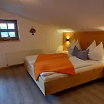 Appartement Haus Hoellwart *