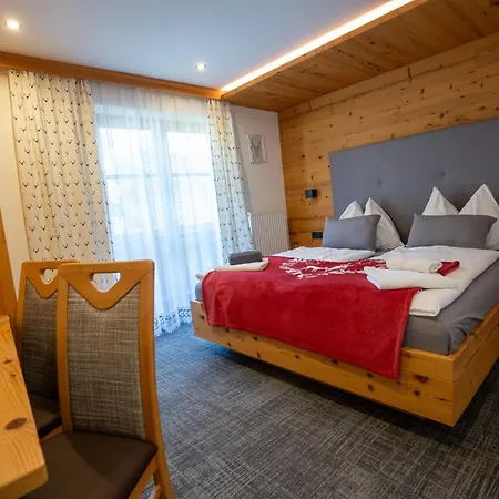 Haus Hoellwart *