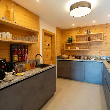 Haus Hoellwart * Sankt Johann im Pongau