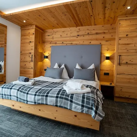 Haus Hoellwart * Sankt Johann im Pongau