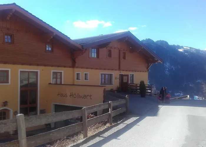 Haus Hoellwart *
